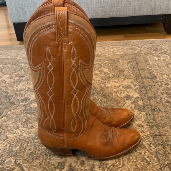 Dan Post Brown Heeled Boots - Picture 2 of 15